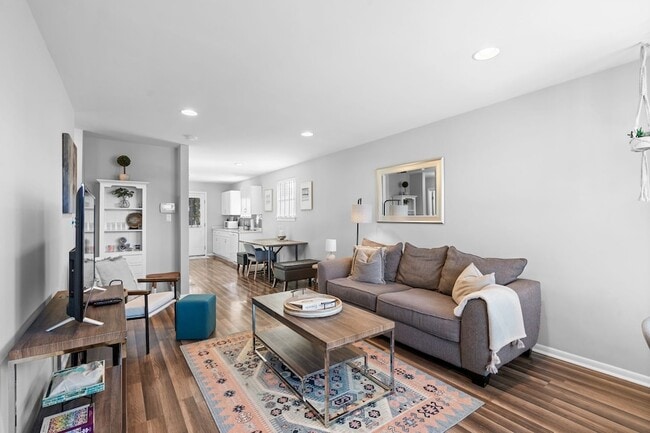 Building Photo - 1122 2nd Ave S