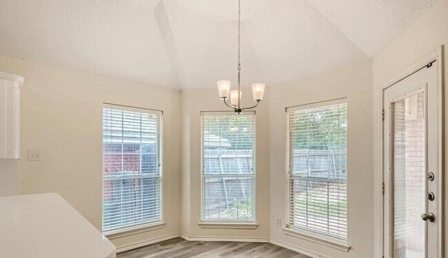 Photo - 5500 Archwood Ln