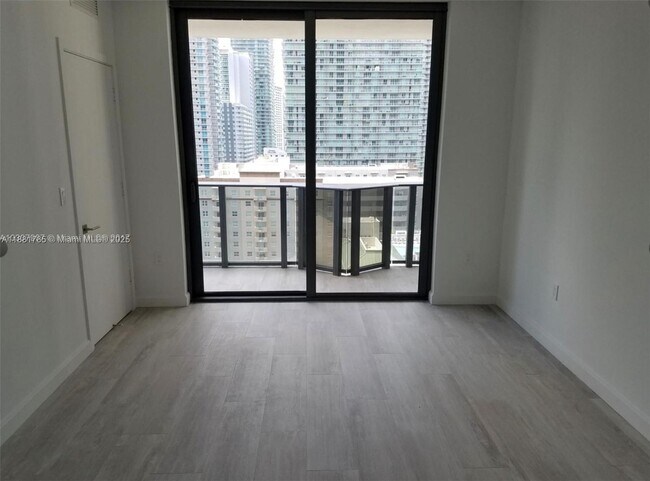 Photo - 55 SW 9th St Unidad 1604