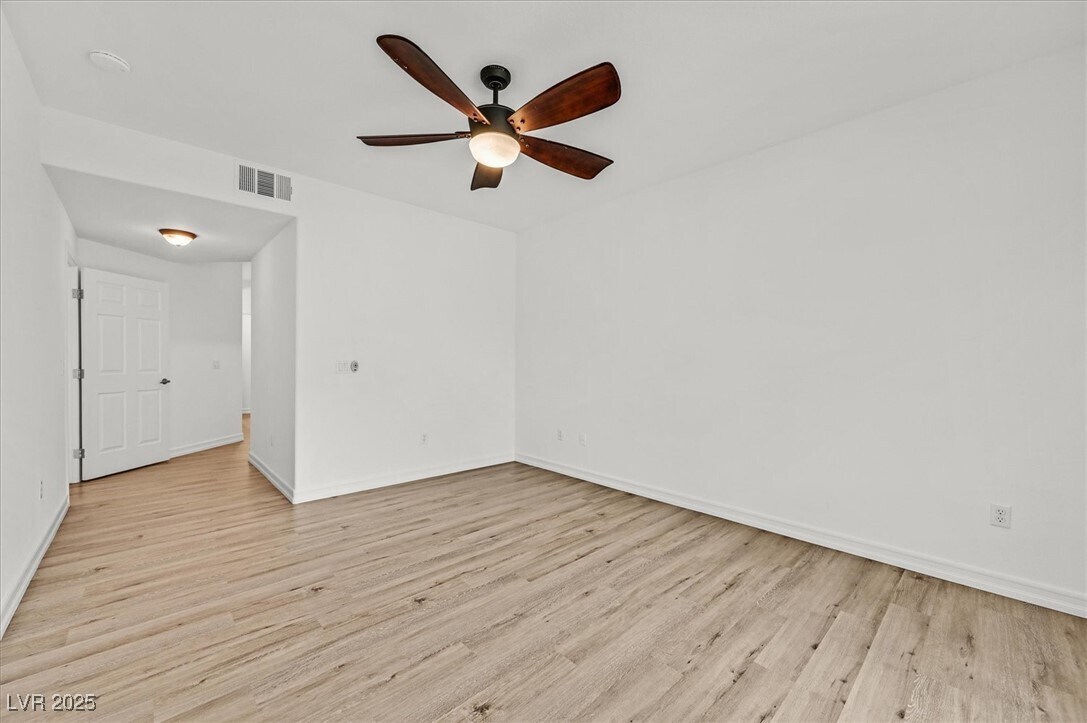 Photo - 825 Canterra St Condo Unit 1059