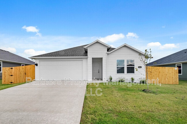 Photo - 941 Rentley St