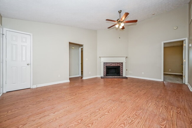 Photo - 508 Village Cir