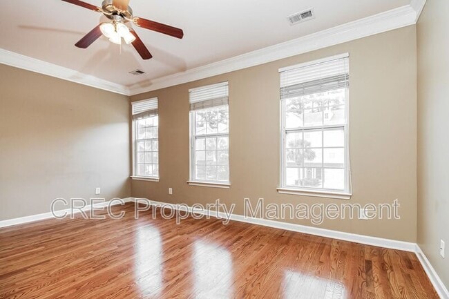 Photo - 3533 Claremont St