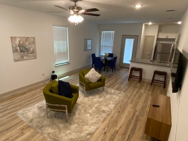 Building Photo - 7511 Gramercy Way