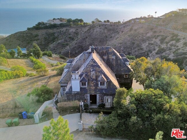 Photo - 5805 Foxview Dr