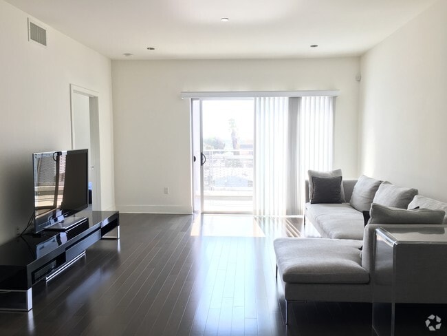 Building Photo - 1700 SAWTELLE BLVD PH9 Unit PH9 Rental