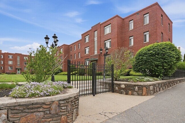 Photo - 20 Ashland St Unit 3L