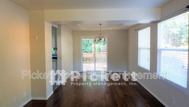 Photo - 7283 Creek Wood Pl NE