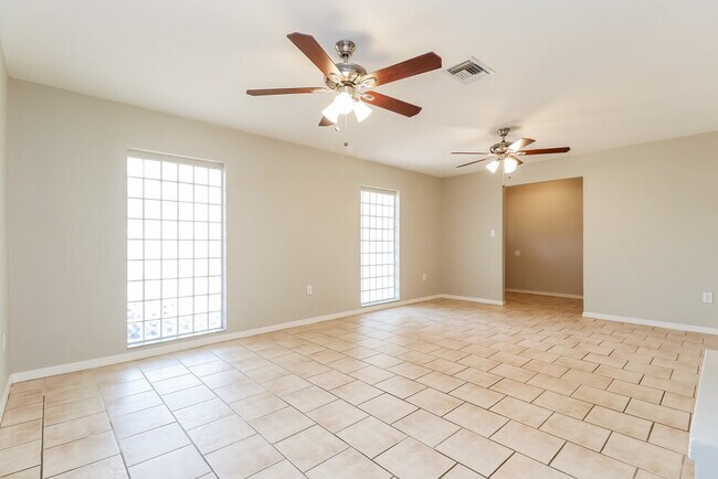 Photo - 26915 Magnolia Blvd