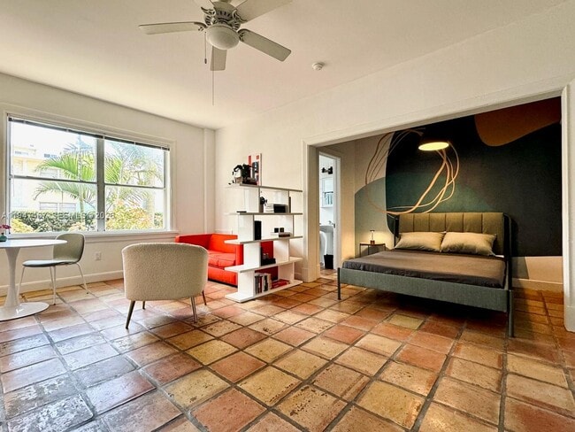 Building Photo - 900 16th St Unit 109