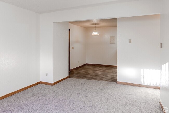 Photo - 2609 Goettens Way Unit 303