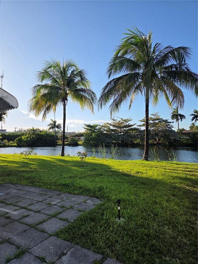 Photo - 101 NW 204th St Unidad 17X