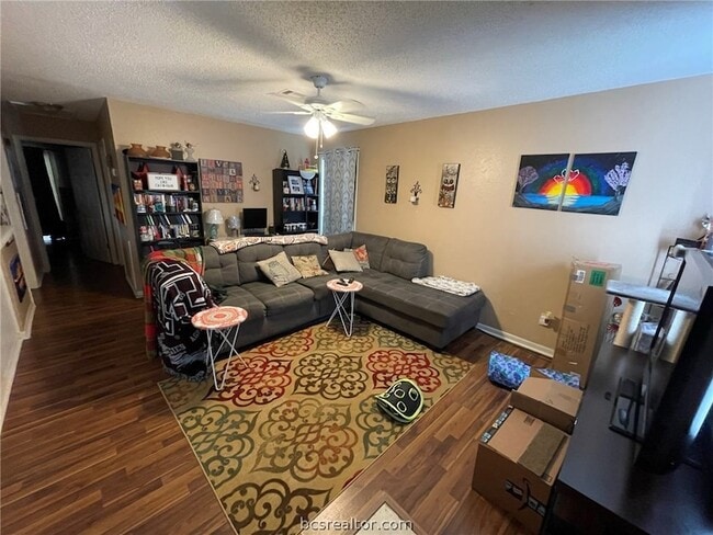 1521 Hillside Dr Unidad CS