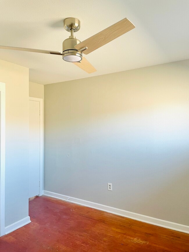 Photo - 869 Geranium St