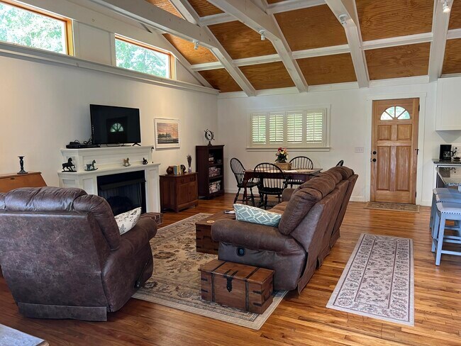 Photo - 206 Sumter St SE