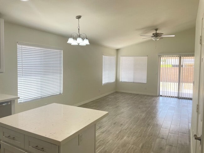 Photo - 1113 W Sparrow Dr