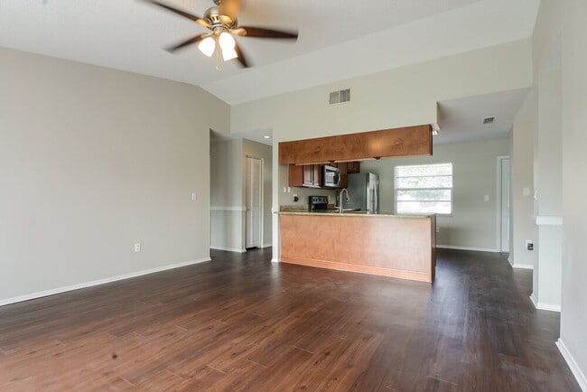 Photo - 4906 Hi Vista Cir