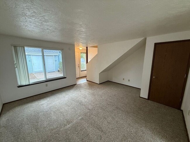 Photo - 2501 SW Pickford St