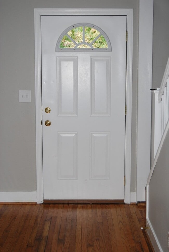 Photo - 868 Clarks Ln