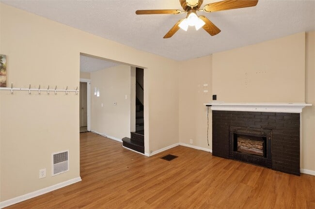 Photo - 53 Scottsville Rd