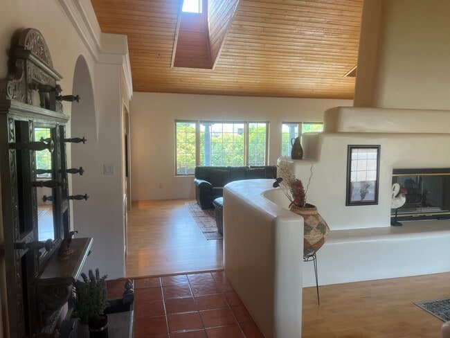 Photo - 2504 Griegos Pl NW