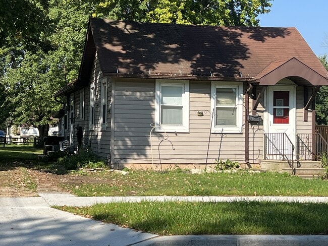 Building Photo - 64 N Butler St Rental