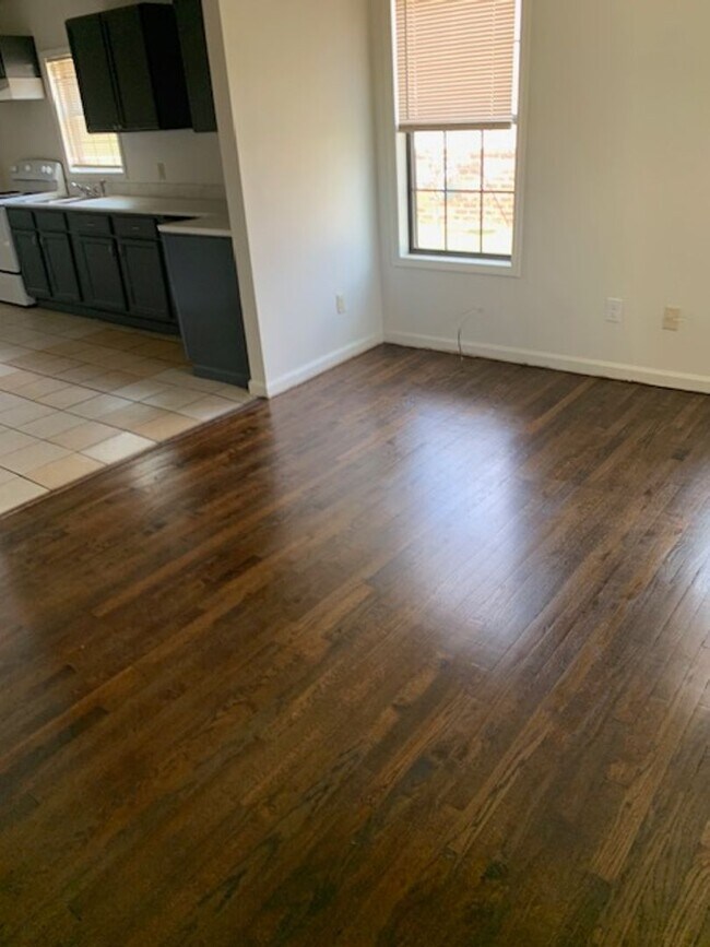 Photo - 314 26th Ave E