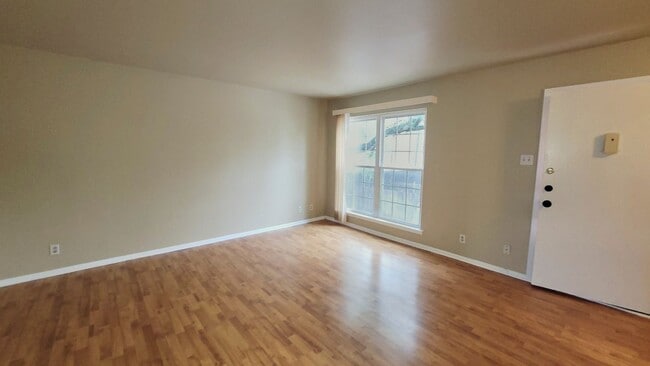 Photo - 8702 Village Dr
