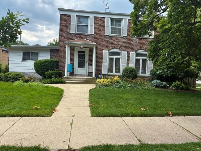Building Photo - 3055 W Chase Ave Rental