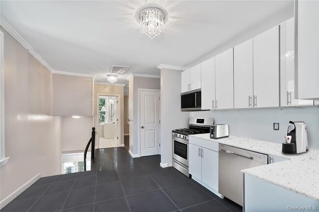 Photo - 192 Ashford Ave Unit 2