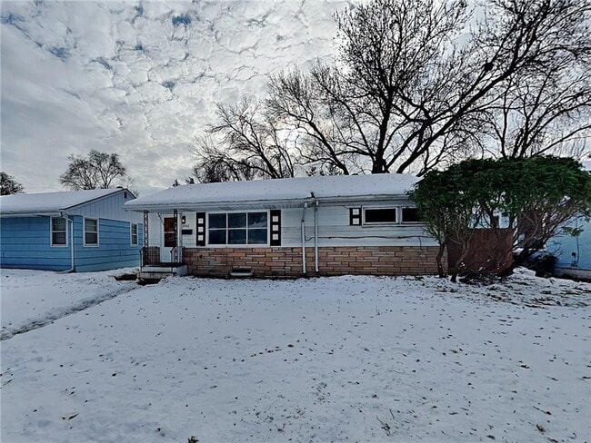 Building Photo - 2092 Bush Ave E