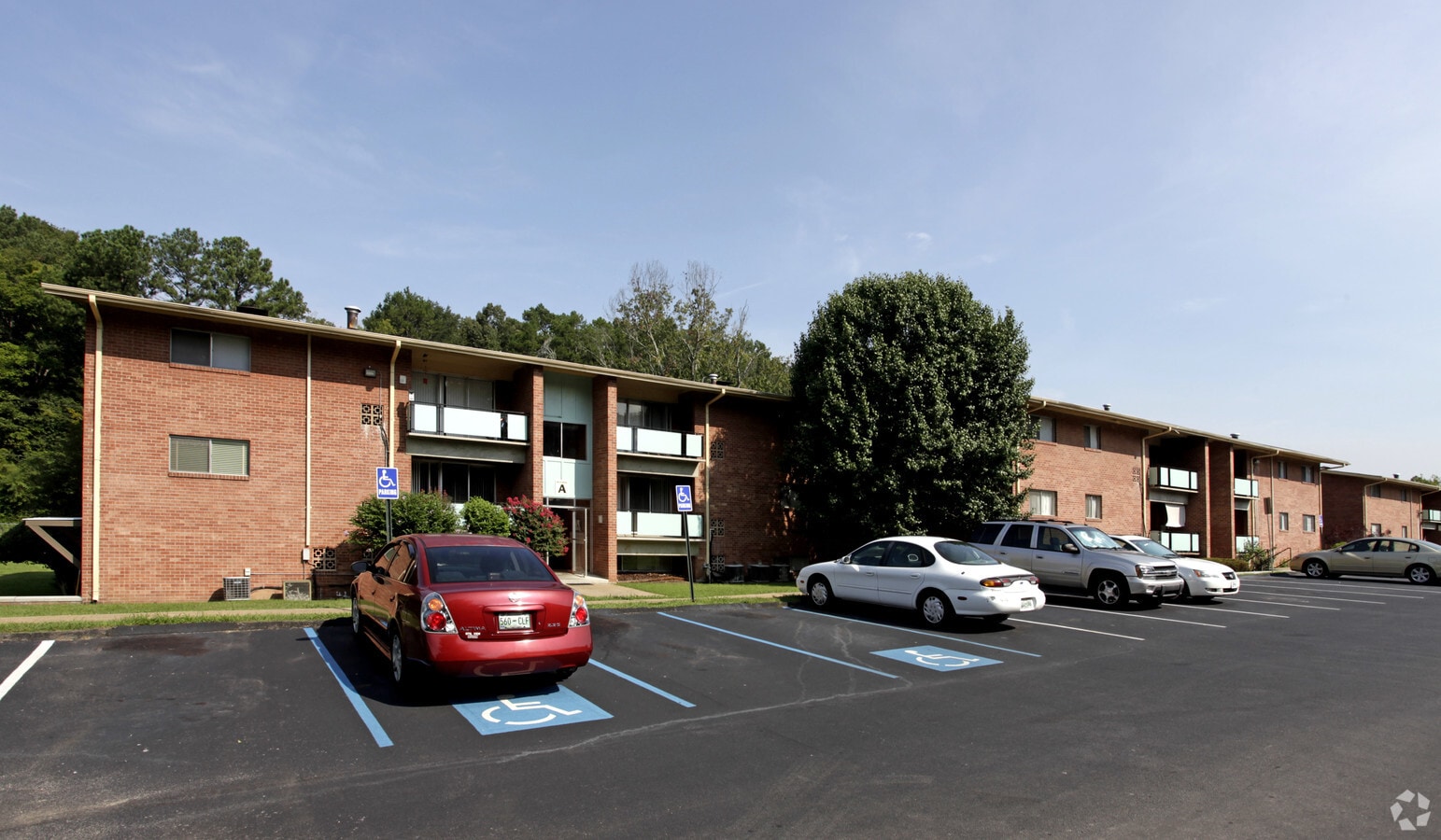 Alemán Hill Apartments - 404 Homes