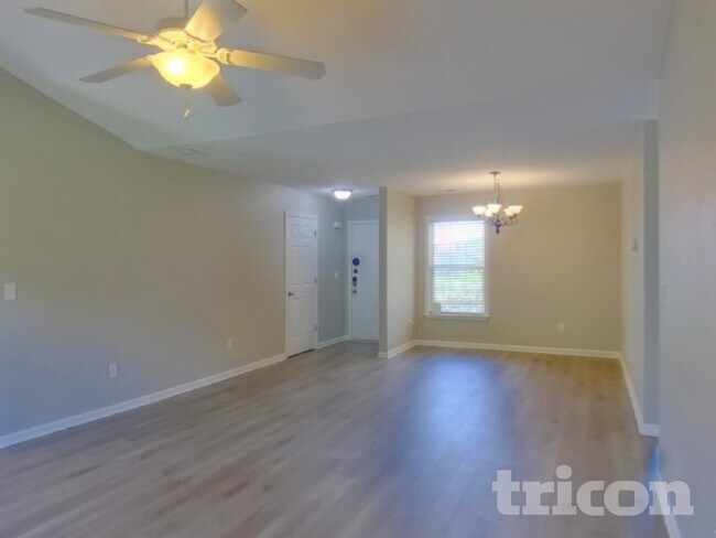 Photo - 707 Patriot Ln