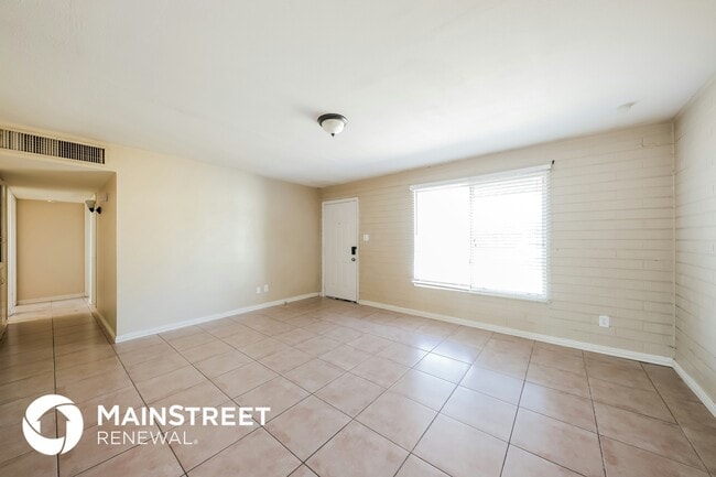 Photo - 4627 N 47th Dr