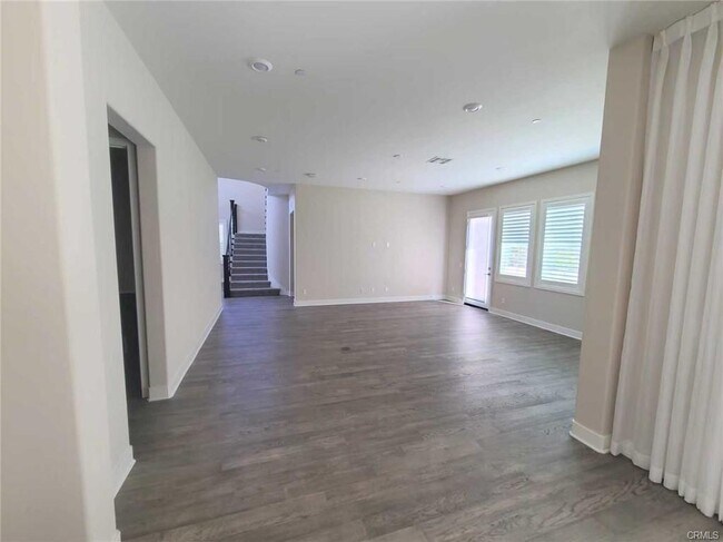 Photo - 55 Einstein Wy