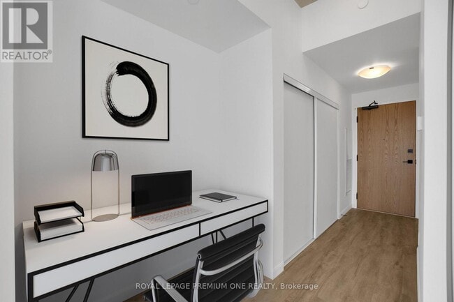 Photo - 7 Erie Ave Unité 607