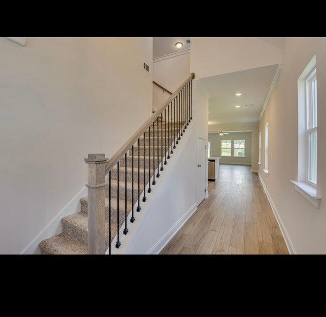 Photo - 9 Coslett Dr