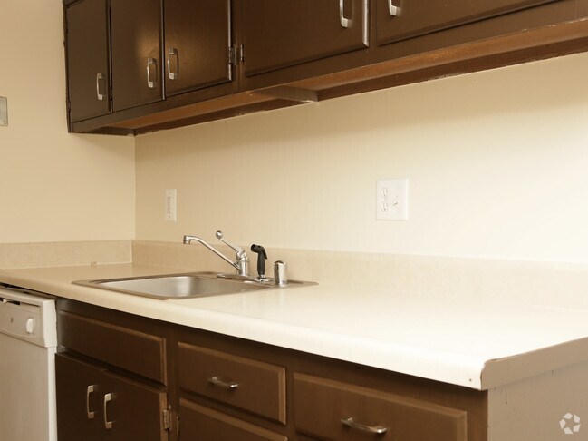 Carlyle Landing Apartments