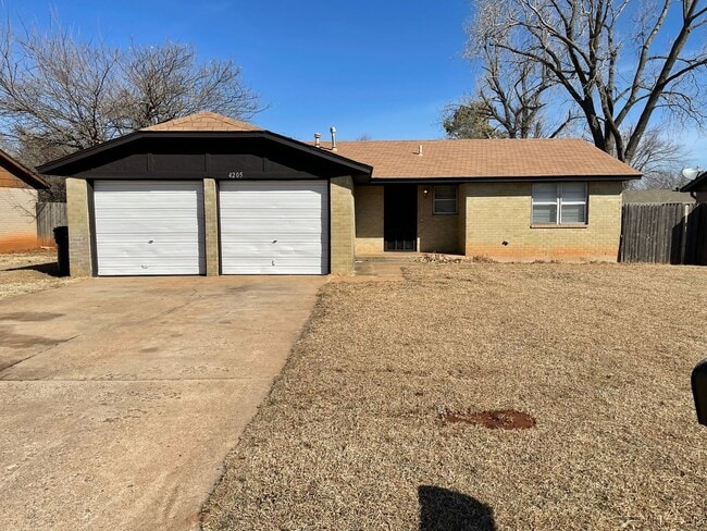 Building Photo - Updated 3 bed 1.5 bath