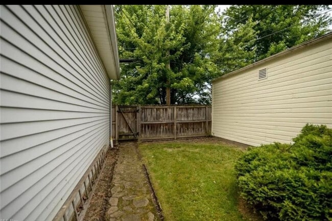 Photo - 4680 E 85th St