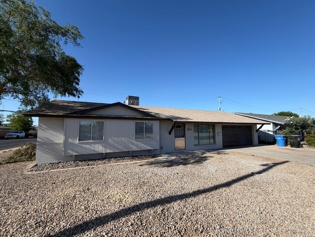 Building Photo - Newly Remodeled 4 Bedroom Two Bath Home