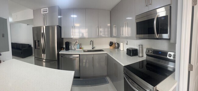 Photo - 1849 S Ocean Dr Unidad 608