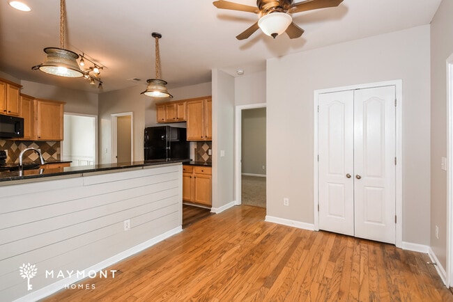 Photo - 25 N Village Cir