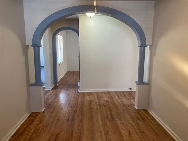 Building Photo - 1811 52nd St Rental