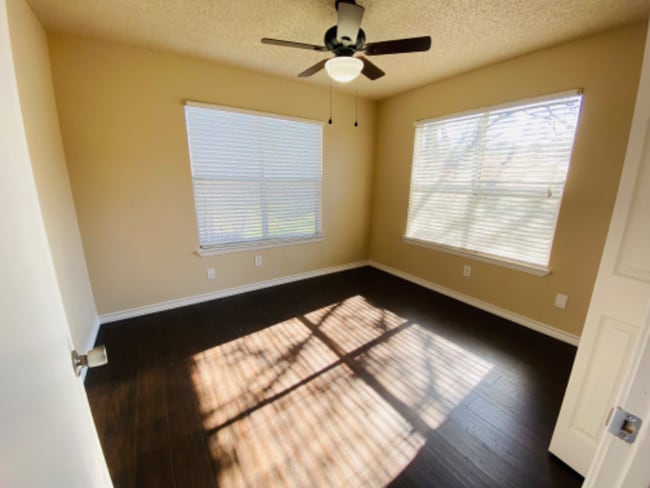 Photo - 103 Hughson Ct