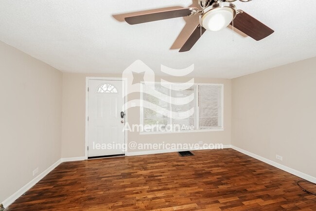 Photo - 487 6th Ave SW