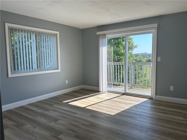 Photo - 728 Beverage Hill Ave