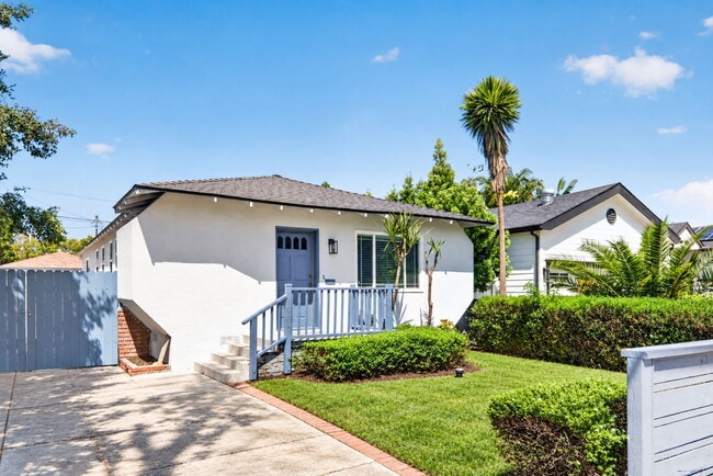 10817 Charnock Rd
