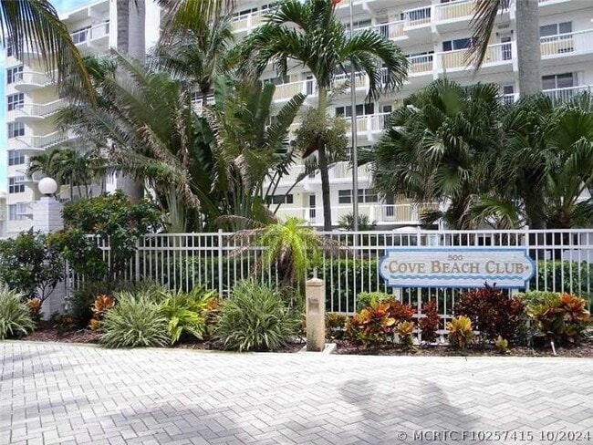 Building Photo - 500 SE 21st Ave Unit 605