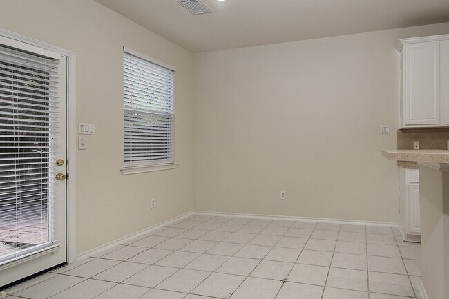 Photo - 102 Blue Creek Pl